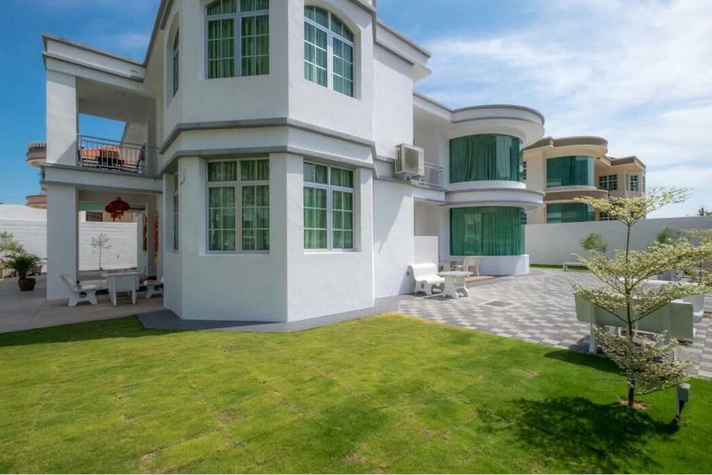 6, Persiaran Tanjung Bunga 3 Villa Batu Feringgi Luaran gambar