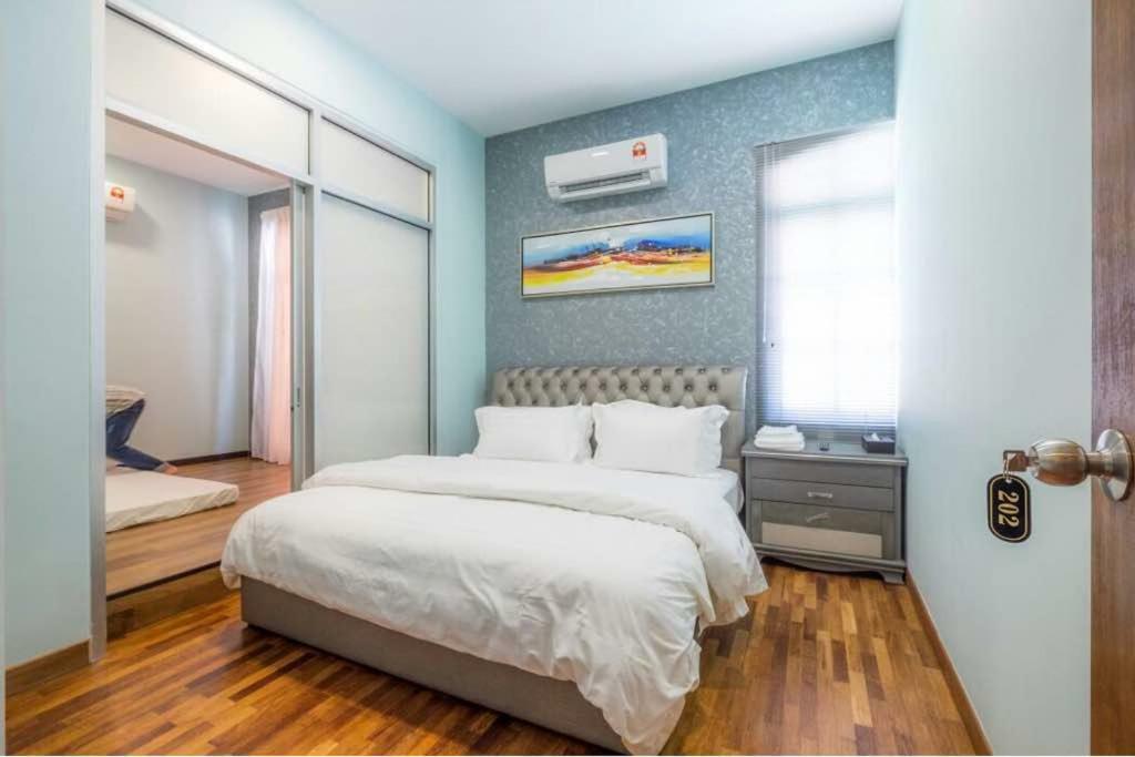 6, Persiaran Tanjung Bunga 3 Villa Batu Feringgi Luaran gambar